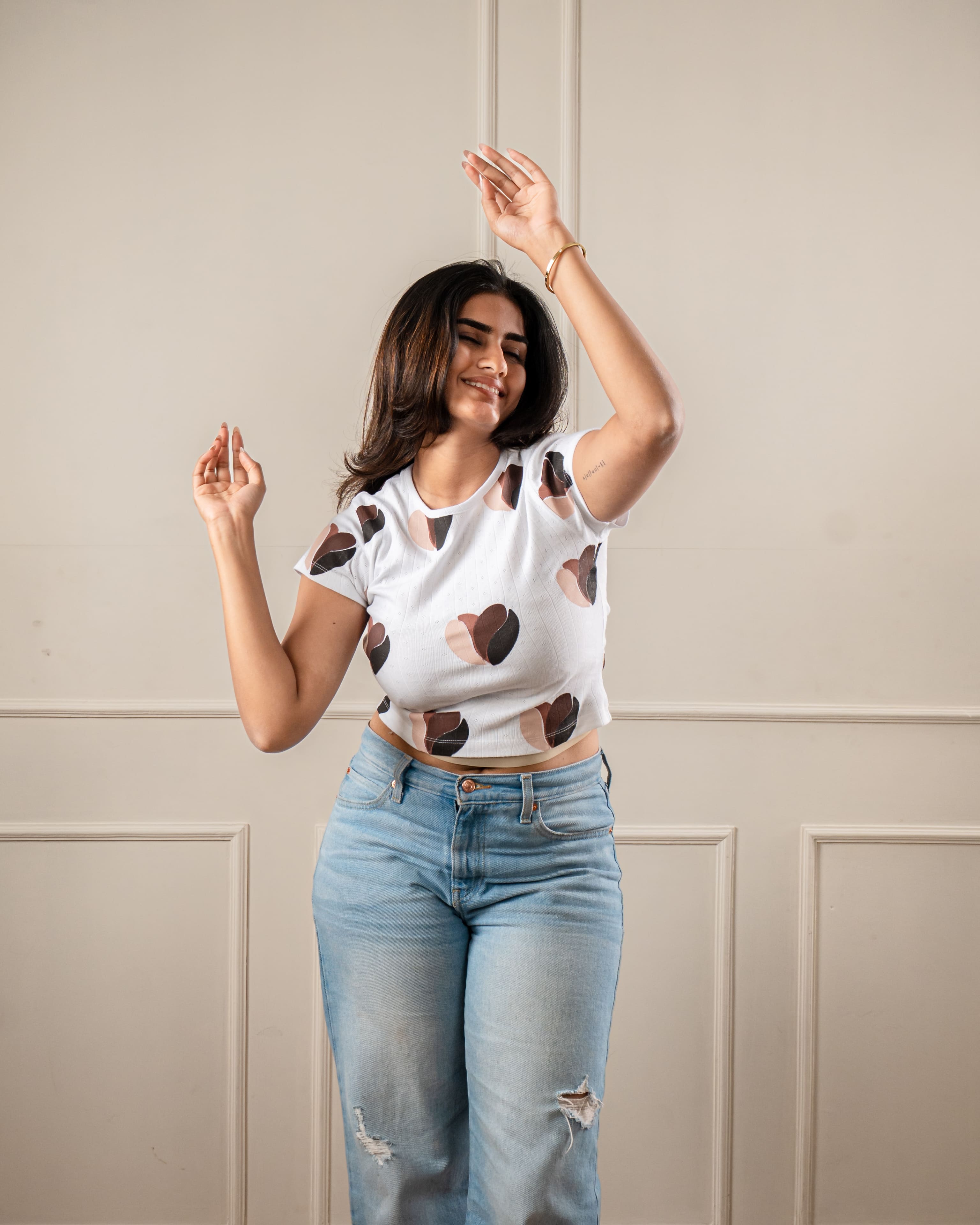 Coffee Bean Brown Crop Top: Minimal Autumn Vibe - White