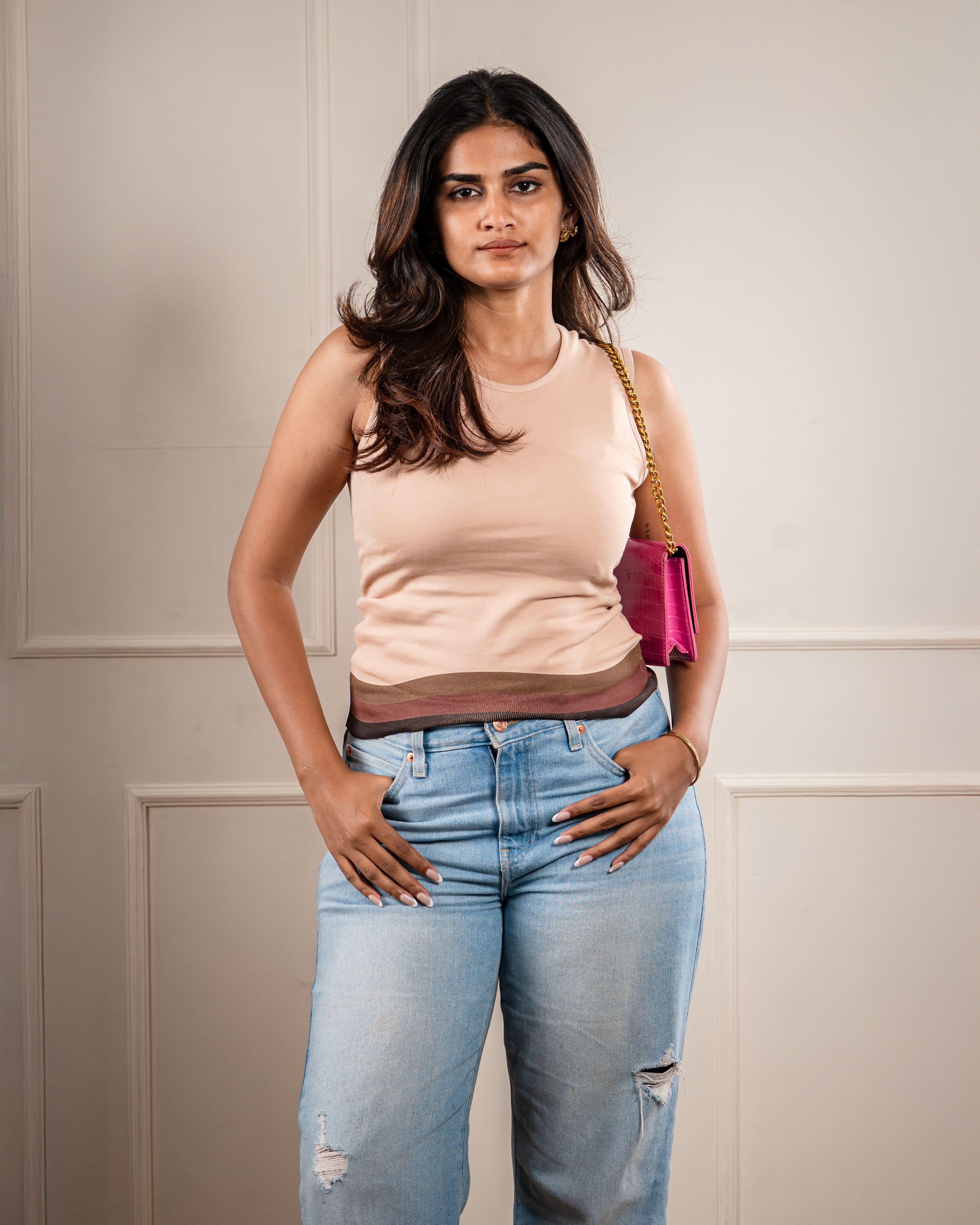 Minimal Brown Crop Top: Brunch Ready Chic Outfit