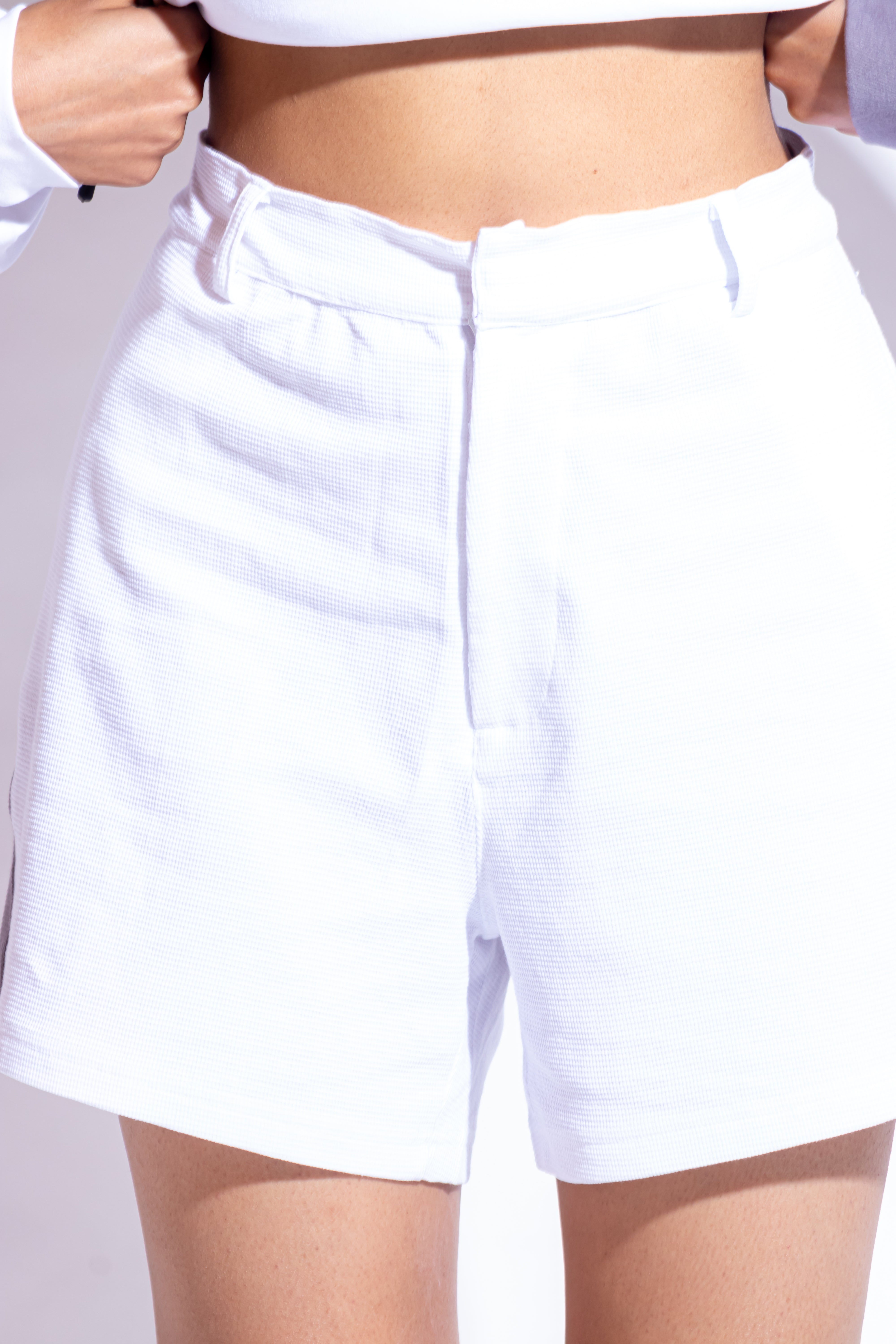 Dautee Contrast side seam trim shorts - White